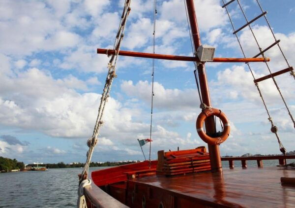 Cancun: Romantic Night With Dinner and Open Bar on a Galleon - Booking and Cancellation Policy