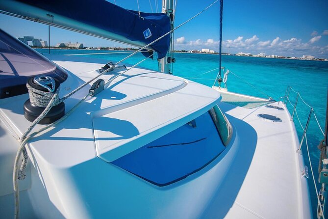 Cancún Sailing Catamaran Islas Mujeres With Open Bar - The Sum Up