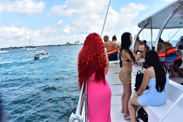 Cancun: Sailing Catamaran With Open Bar to Isla Mujeres - Important Information and Customer Feedback