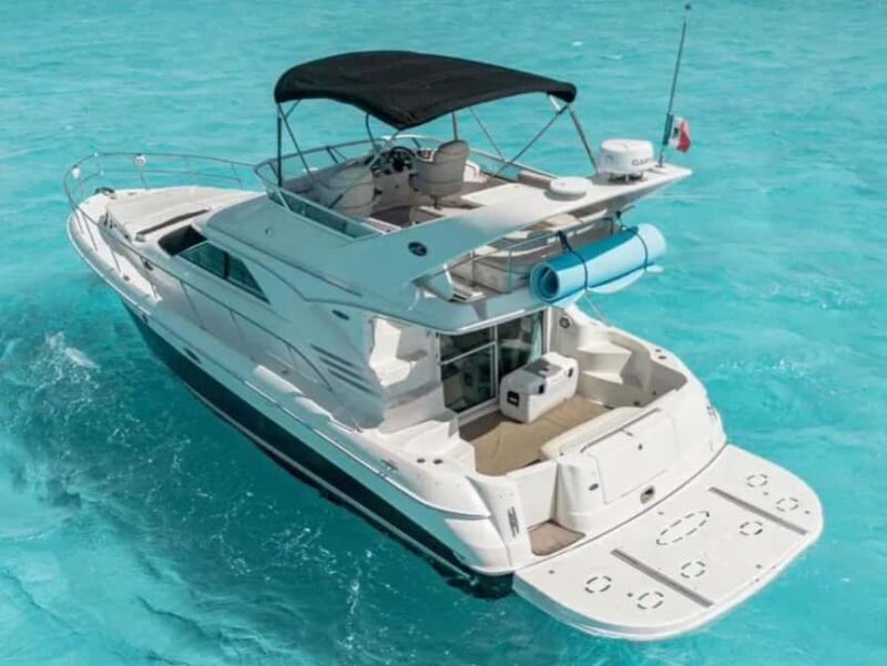 Cancún: Sea Ray F43 yacht rental to Isla Mujeres - An Inside Look at the Experience