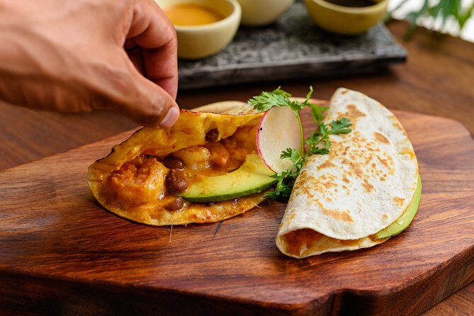 Cancun Seafood Lovers Tour - Group Size and Interaction