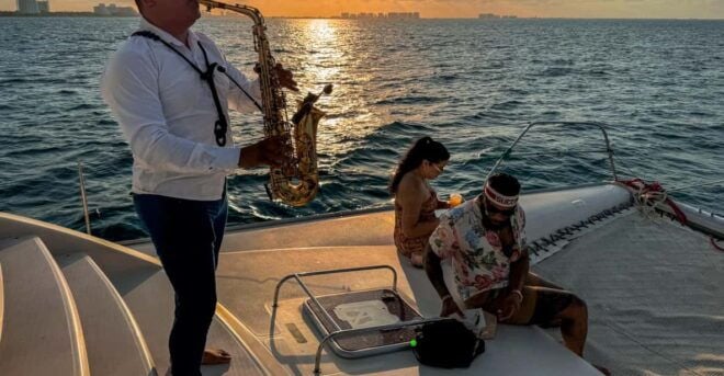 Cancun: Sunset Cruise Adults Only With Live Music & Open Bar - Onboard Experience
