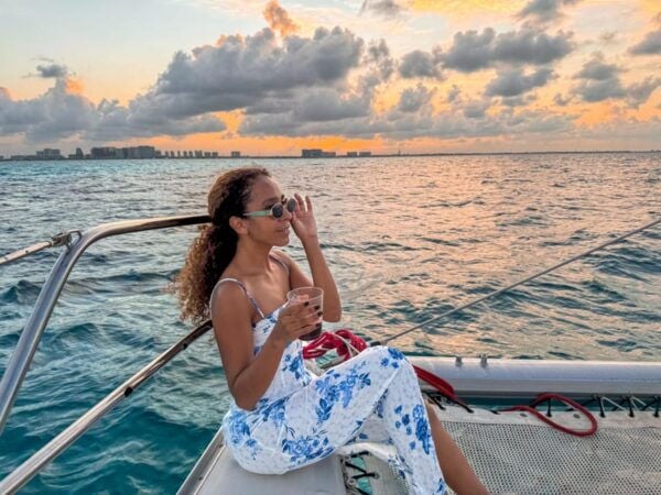 Cancun: Sunset Cruise Adults Only With Live Music & Open Bar - Romantic Atmosphere and Live Music