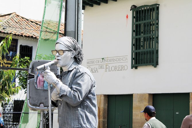 Candelaria Unveiled: Hotspots and Hidden Gems - Artisan Markets and Local Crafts