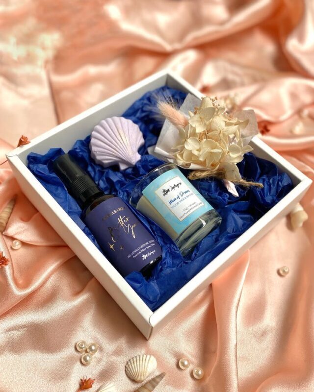 Candle Gift Set Collections by Zephyrie - At a glance: three scents, three small candles