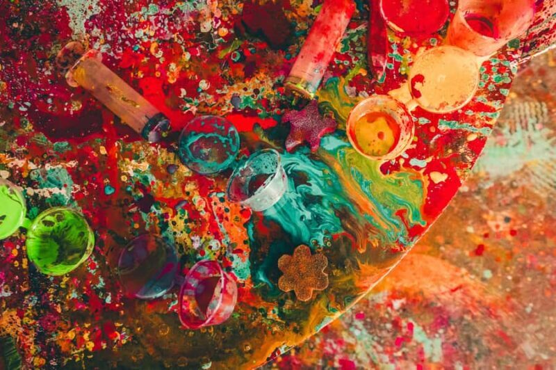 Canggu: Neon paint under UV lights, with fun and unusual tools - Canggu: Neon Paint Under UV Lights, with Fun and Unusual Tools