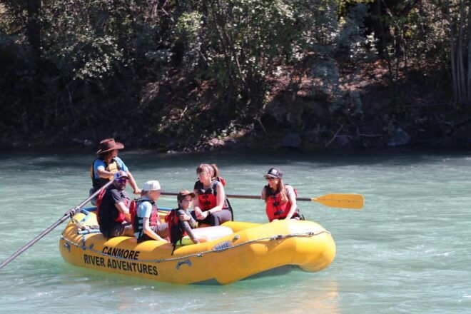 Canmore: Bow River Scenic Float Tour - Tour Experience