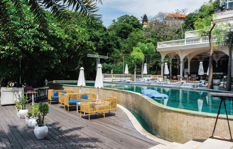 CANNA in Nusa Dua Bali - A self-paced day between pool and beach