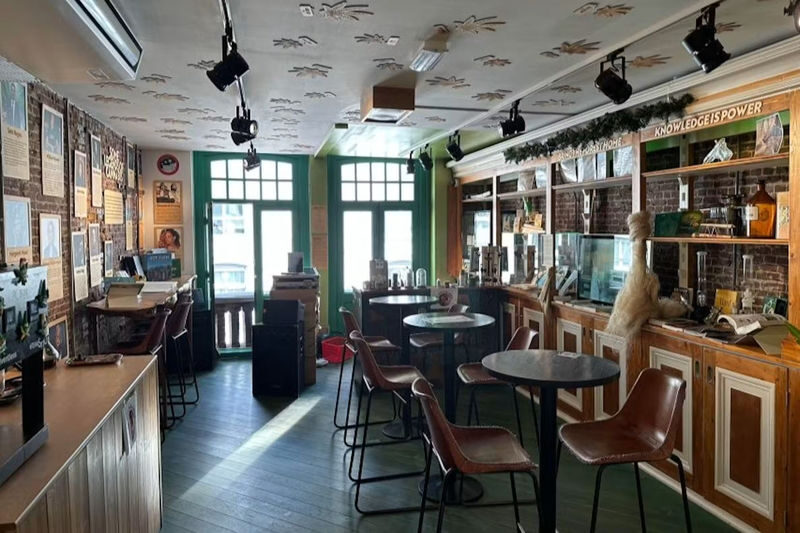 Cannabis Museum Amsterdam Ticket - Find the entrance on Damstraat