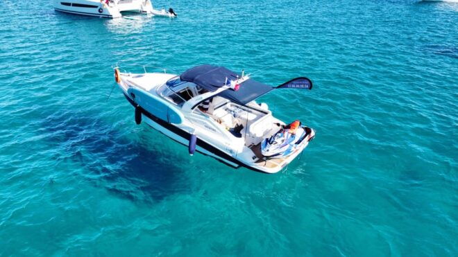 Cannes: Private Boat Tour Mandelieu Théoule Lérins Islands - Onboard Amenities