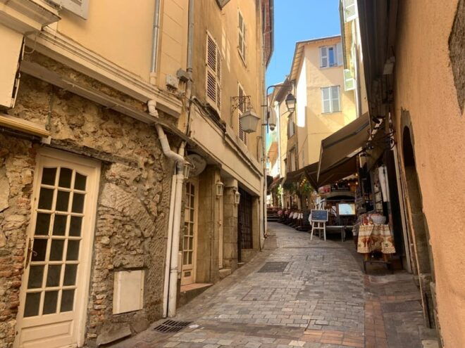 Cannes : Traditional Food Group Walking Tour - Tasting Delicacies