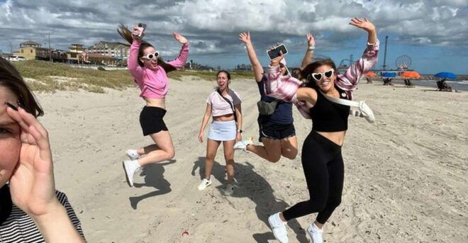 Cannon Beach Scavenger Hunt - Language and Group Size