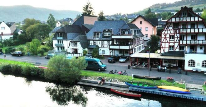 Canoe Rental Middle Moselle: 2-Hour Canoe Tour on the Moselle - Experience Highlights