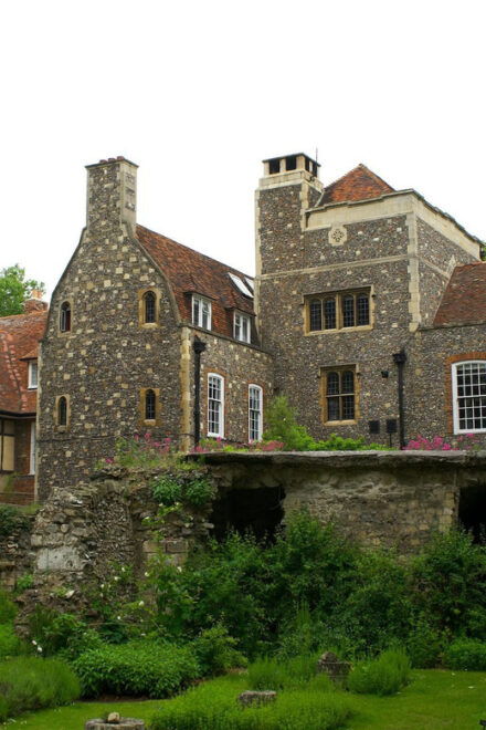 Canterbury: Self-Guided Canterbury Town Walk With Mobile App - Download and Preparation