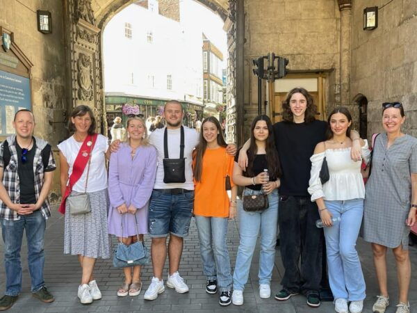 Canterbury: Walking Tour With Green Badge Guide - Guided Tour Experience