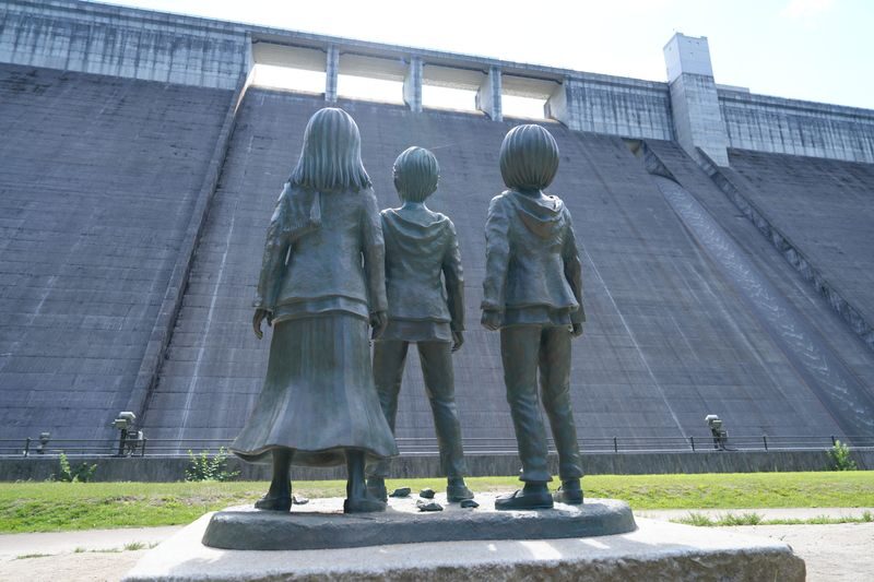 Cantonese, Mandarin, and English tour guide, Attack on Titan/Oyama Dam bronze statue & Hita Station/Mameda-machi nostalgic old town & Yufuin/Yunotsubo Street + Kinrin Lake & Former Bungo Mori Roundhouse Anime Spot Day Tour - At a glance