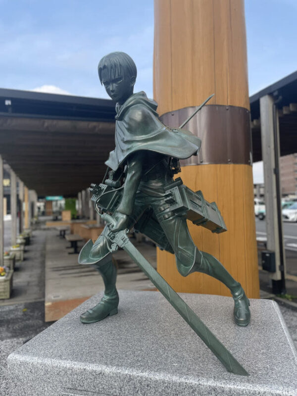 Cantonese, Mandarin, and English tour guide, Attack on Titan/Oyama Dam bronze statue & Hita Station/Mameda-machi nostalgic old town & Yufuin/Yunotsubo Street + Kinrin Lake & Former Bungo Mori Roundhouse Anime Spot Day Tour - Guide service, transport and the real value of the fare