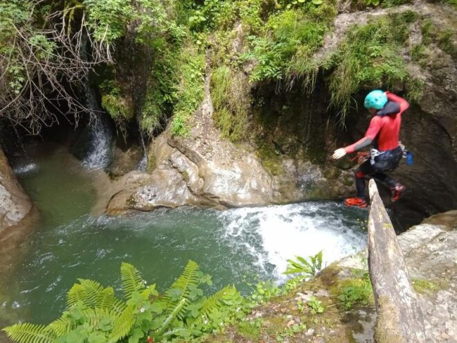 Canyoning Tour - Ecouges Lower Part in Vercors - Grenoble - Meeting Point