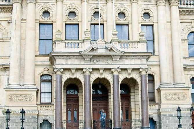 Cape City Center, World of Birds and Seal Island Tour. - Tour Highlights