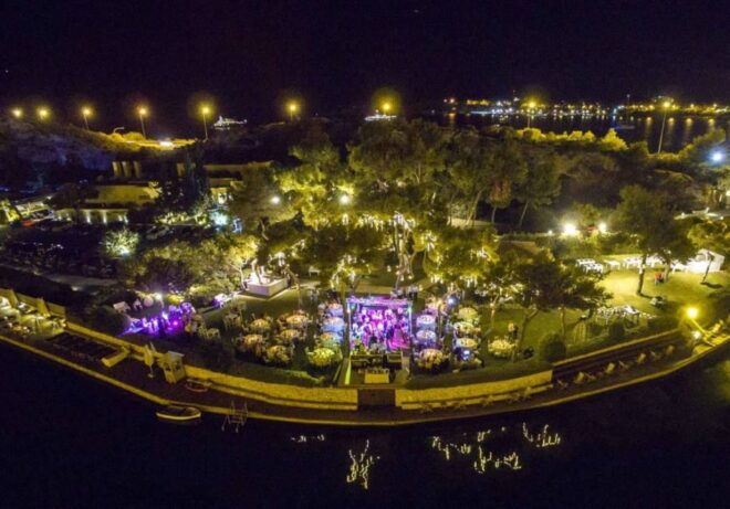 Cape Sounio Sunset Tour With a Stop to Vouliagmeni Lake - Lake Vouliagmeni