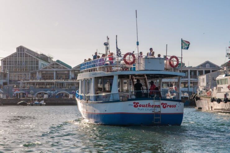 Cape Town: 15 Minute Harbour Boat Cruise With Seal Watching - Good To Know