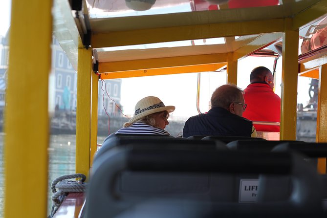 Cape Town 30-minute V&A Harbour Cruise - Onboard Guide Providing Informative Commentary