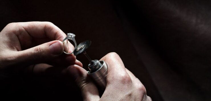 Cape Town: Private Guided Tour of Cape Town Diamond Museum - Availability and Features