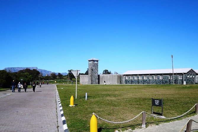 (Cape Town Tour) 3Days -Robben Island Getaway & Table Mountain Car & Wine Taste - Day 1: Robben Island Tour