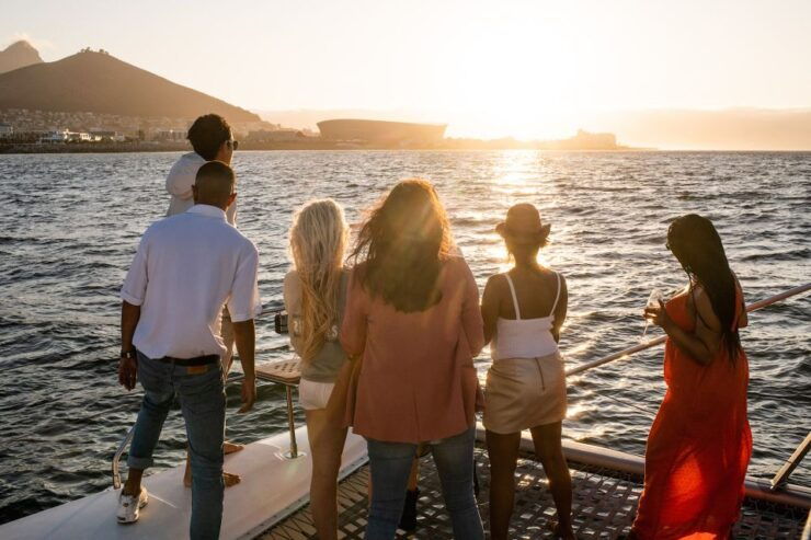 Cape Town: V&A Waterfront Champagne Cruise - Experience