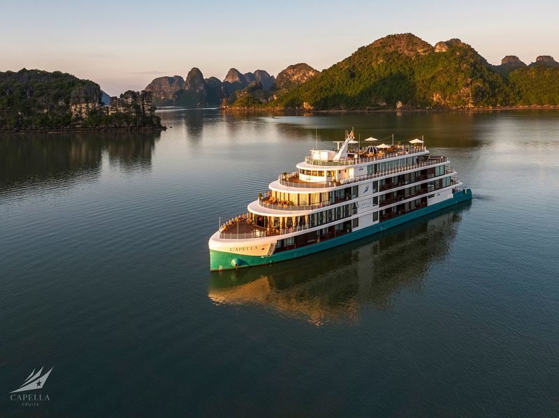 Capella 2D1N Cruise: Ha Long Bay & Lan Ha Bay - A night between Ha Long and Lan Ha Bay