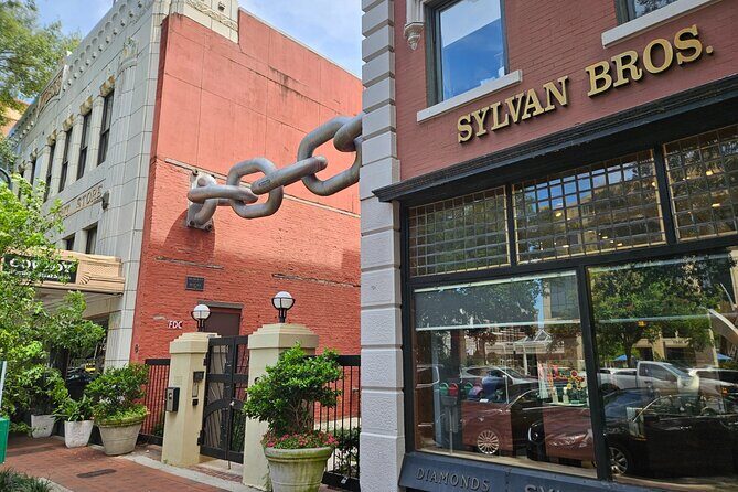 Capital City Heritage Walk Guided Tour - The guide’s personal touch