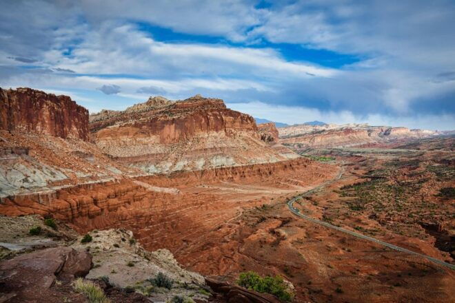 Capitol Reef: Small-Group Tour & Hike - Experience Highlights