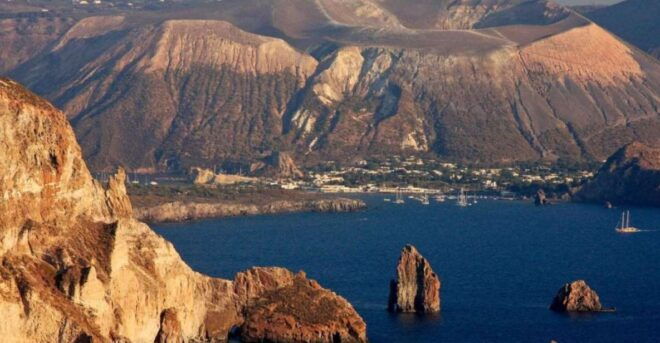 Capo Dorlando: Mini-Cruises to Vulcano and Salina Islands - The Sum Up