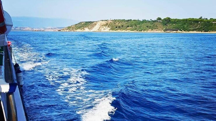 Capo Rizzuto: Explore Seabed With an Underwater Vision Boat - Highlights and Experience