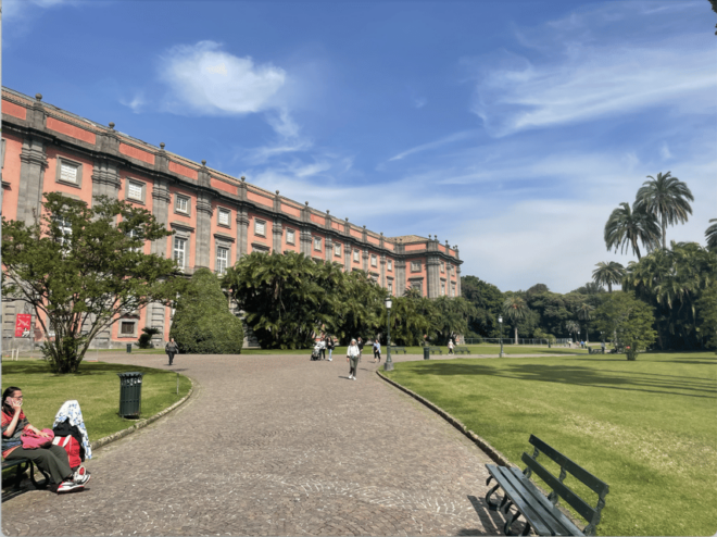 Capodimonte Museum Naples Tour - Guides Expertise and Presentation