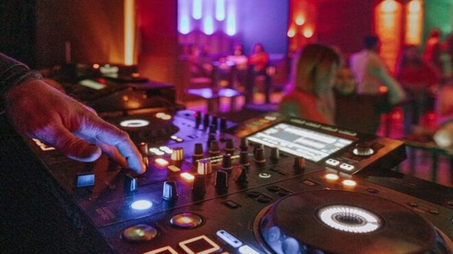 Cappadocia: Guided Bar Crawl With Hotel Pickup and Snack - Experience the Nightlife