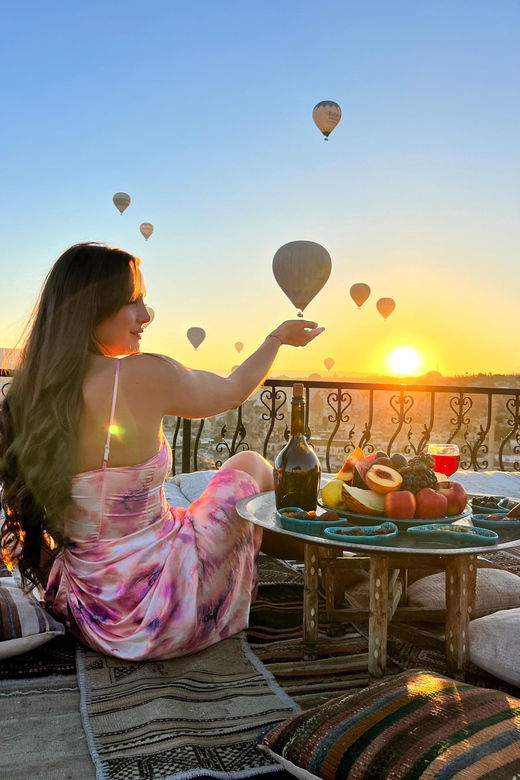 Cappadocia: Terrace Photo Spot With Balloon Flight View - The Experience and Its Highlights