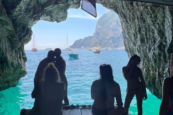 Capri Boat Tour With Local Skipper - Itinerary and Sightseeing