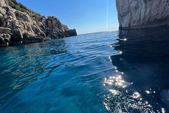 Capri by Boat Private Boat Tour (Family & Friends) - Bookable for up to Six People