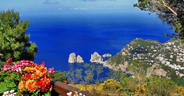 Capri Deluxe Small Group Shared Tour From Naples - Language and Highlights