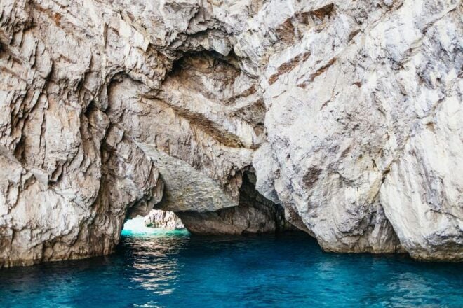 Capri: Island Boat Trip With Grottos - Selecting Participants and Booking Details