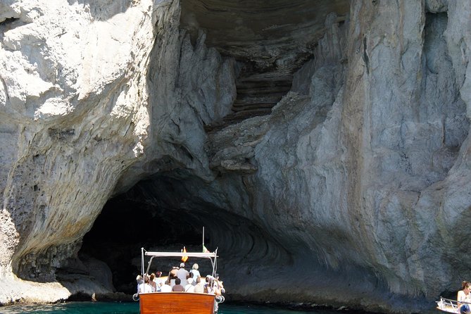 Capri Island Cruise. Full Day Group Tour Experience From Positano - Customer Reviews