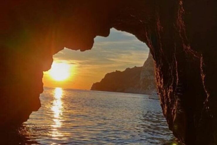 Capri Private Boat Tour From Capri (2 Hours) - Activity Highlights