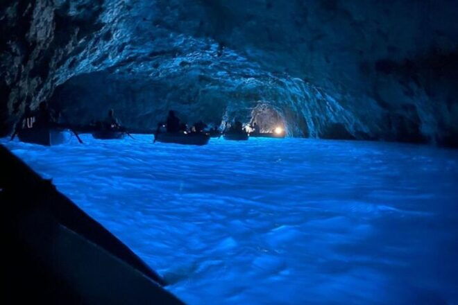 Capri Private Boat Tour From Capri (2 Hours) - Meeting Point