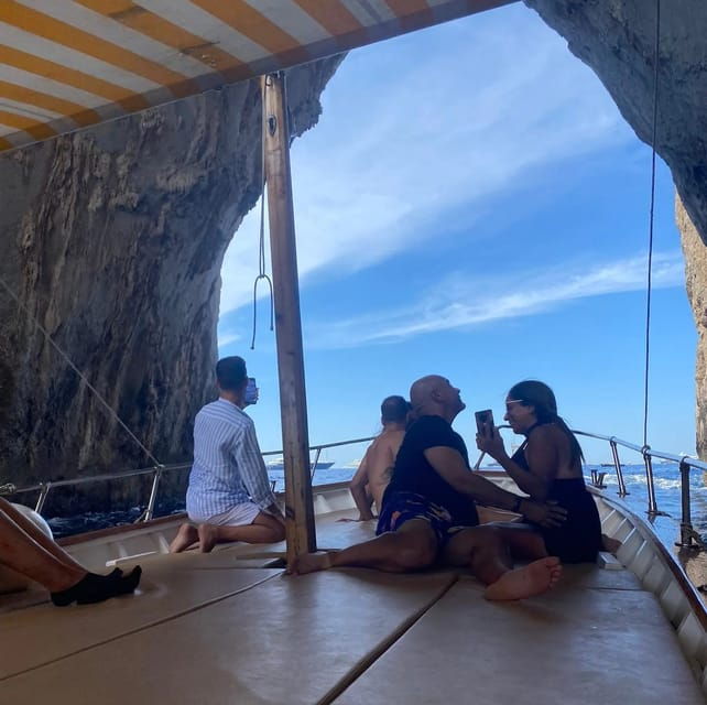 Capri: Small Group Boat Tour With Limoncello and Snacks - Tips for Enjoying Your Tour