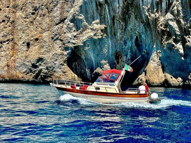 Capri: Tour of the Island With Caves and Faraglioni - Experience
