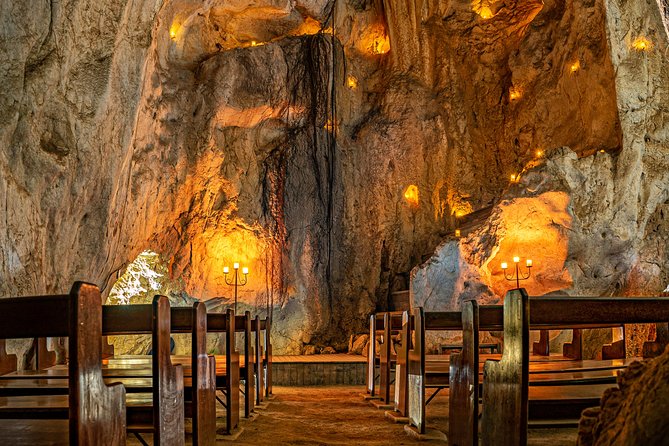 Capricorn Caves Cathedral Cave Tour - Exploring the Limestone Cavern