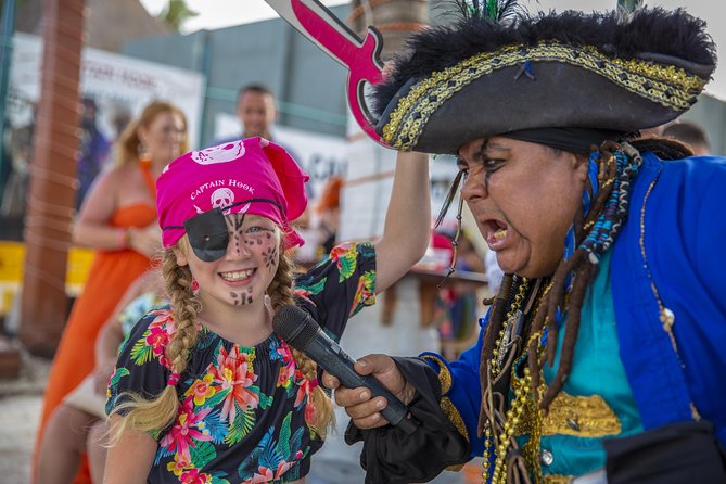 Captain Hook: Pirate Show and Dinner Cruise in Cancun - Food