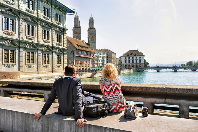 Captivating Pearls of Zürich – Tour for Couples - Exploring the Old Towns Charm