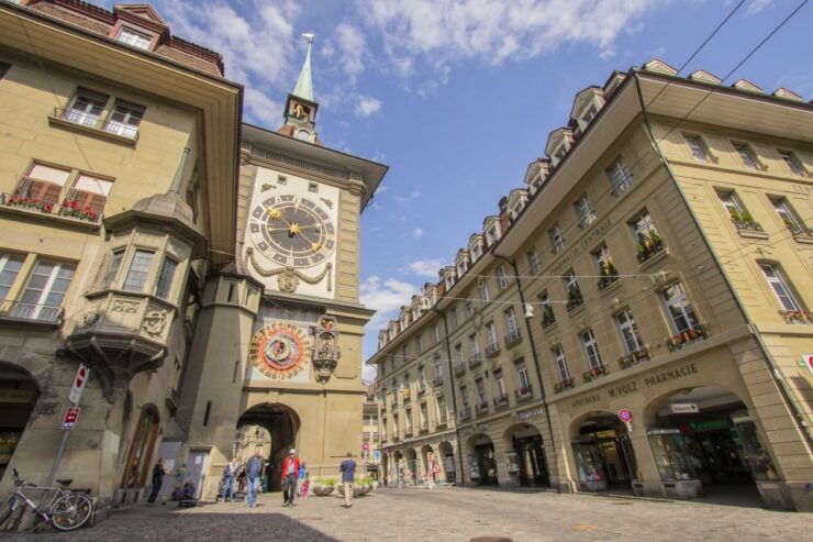 Capture the Most Instaworthy Spots of Bern With a Local - Booking Information